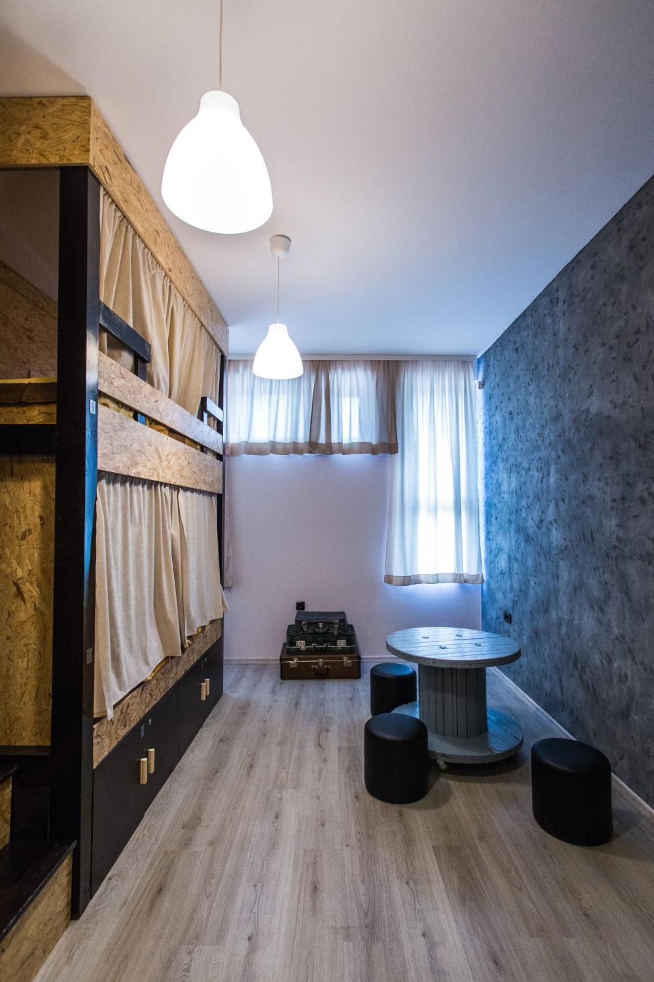 Hostel Day 'N' Night Ni Quarto foto
