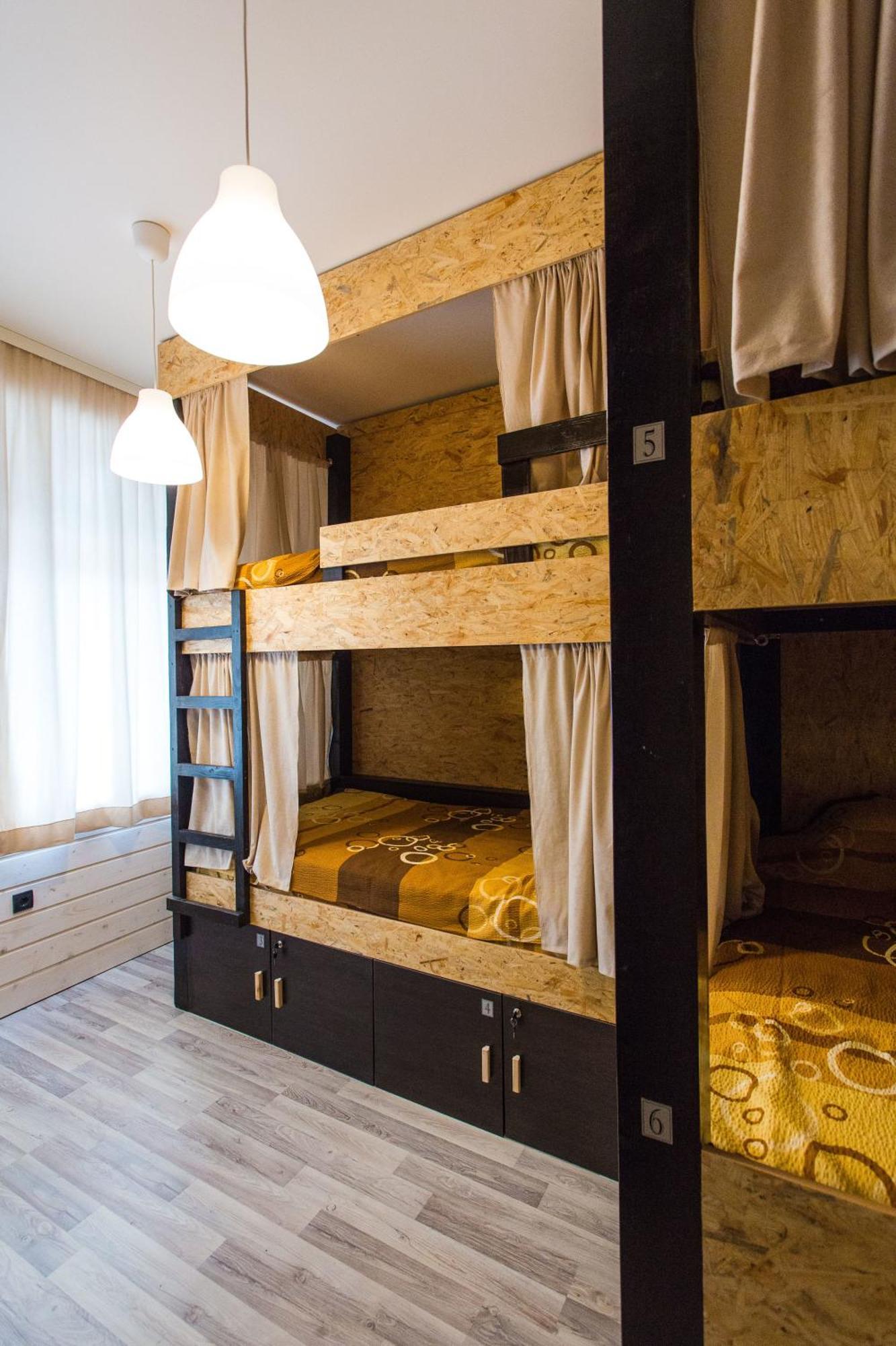 Hostel Day 'N' Night Ni Quarto foto