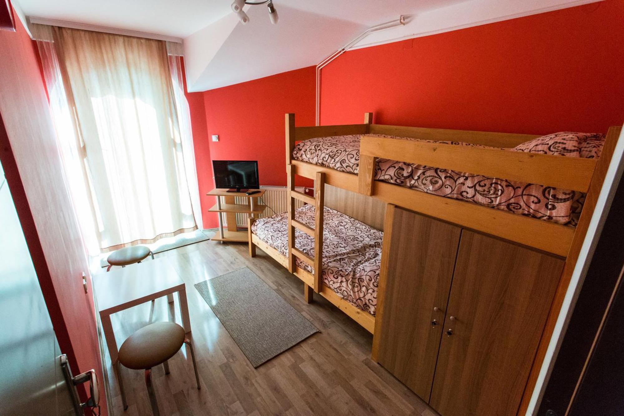 Hostel Day 'N' Night Ni Quarto foto
