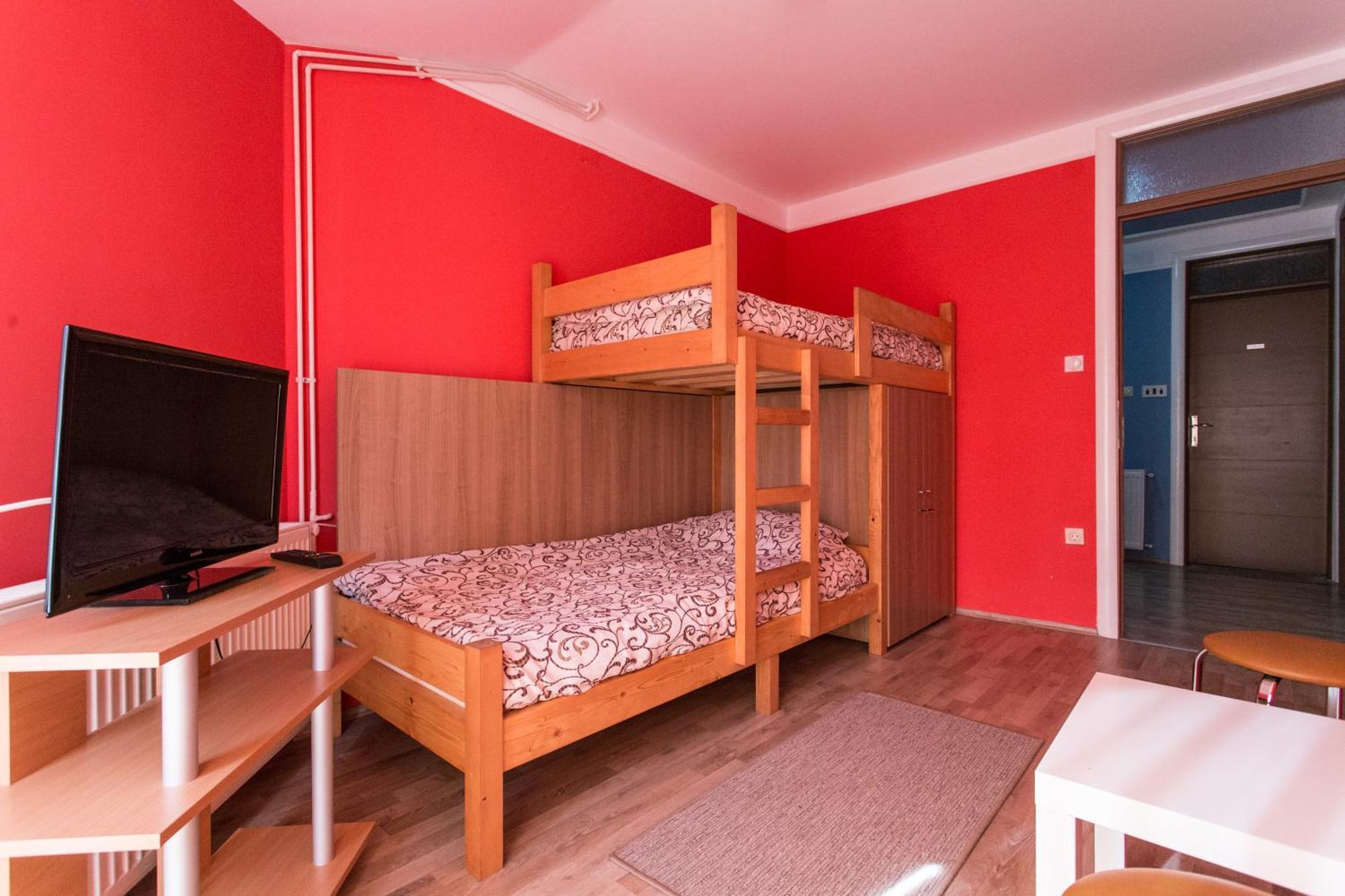 Hostel Day 'N' Night Ni Quarto foto