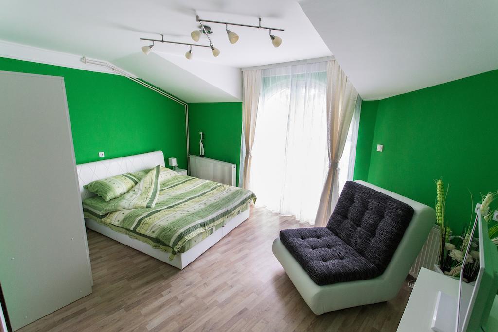 Hostel Day 'N' Night Ni Quarto foto